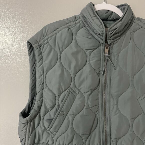 ZARA Women's Quilted Puffer Vest Size L Mock Neck Pockets Hidden Hoodie Gray - Picture 4 of 11